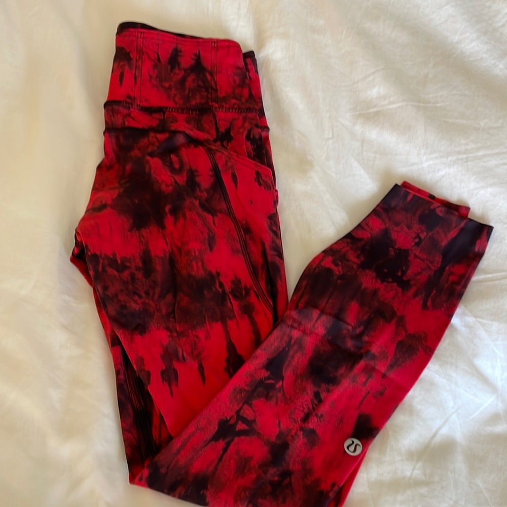 New! Lululemon Fast and Free 25 inseam Red and Black Tye Dye Leggings